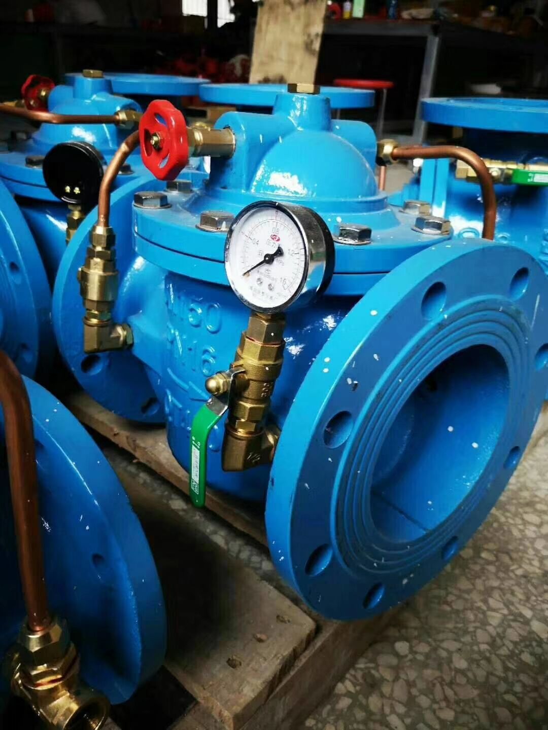 阀门的开启和关闭速度对流量控制有何影响